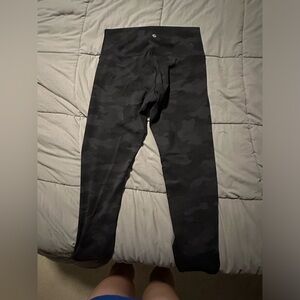 LULULEMON size 10 wunder under legging 25inch inseam